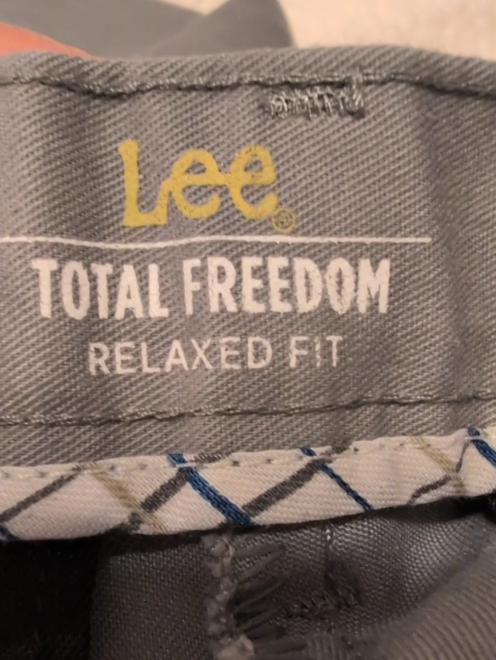 Lee Total Freedom Men's 30x32 Charcoal Gray Dress Pants - Relaxed Fit